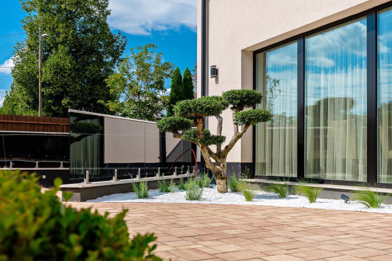 Diamond Panzio Bed & Breakfast Hajduszoboszlo Bagian luar foto