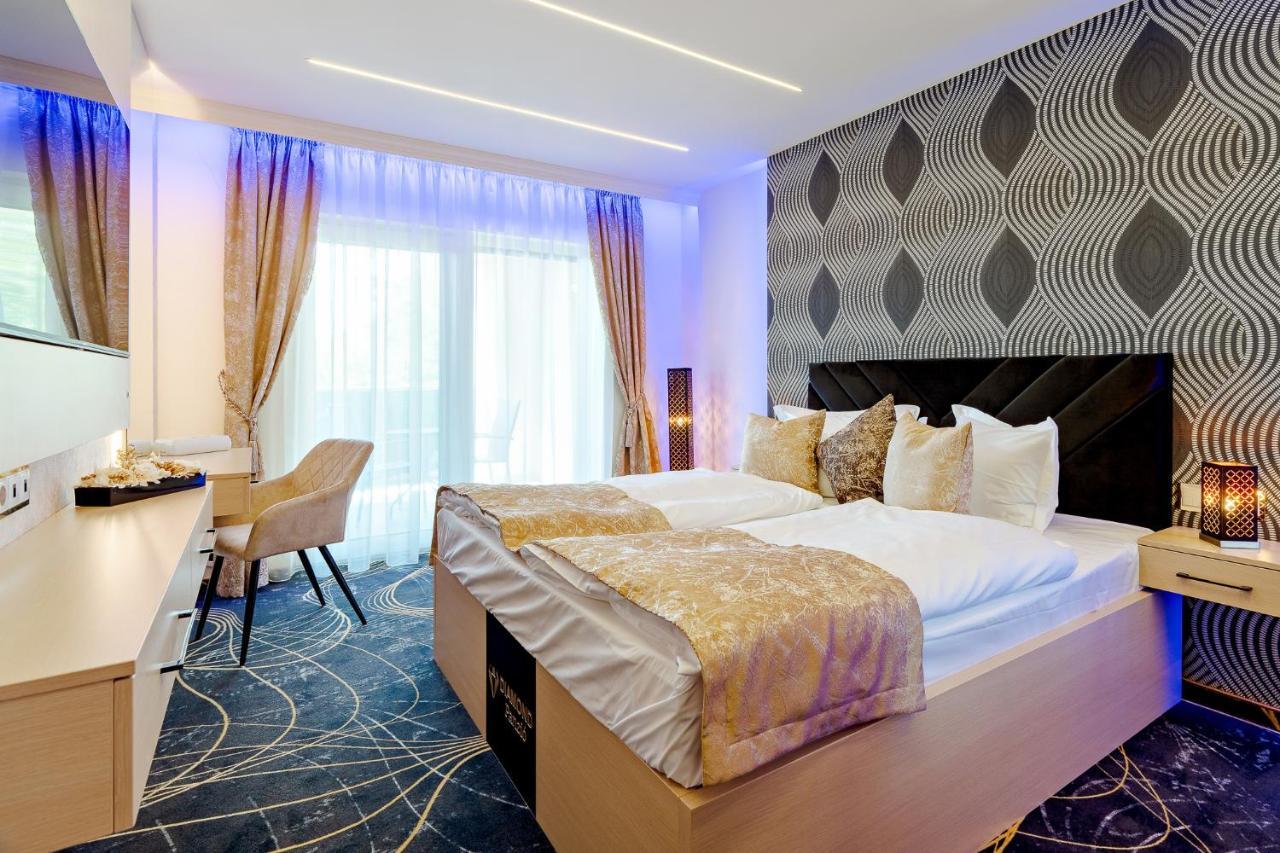 Diamond Panzio Bed & Breakfast Hajduszoboszlo Bagian luar foto