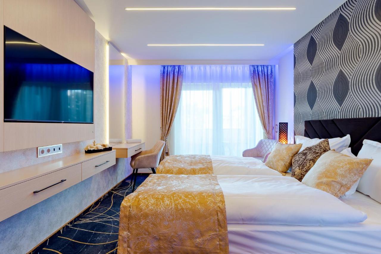 Diamond Panzio Bed & Breakfast Hajduszoboszlo Bagian luar foto