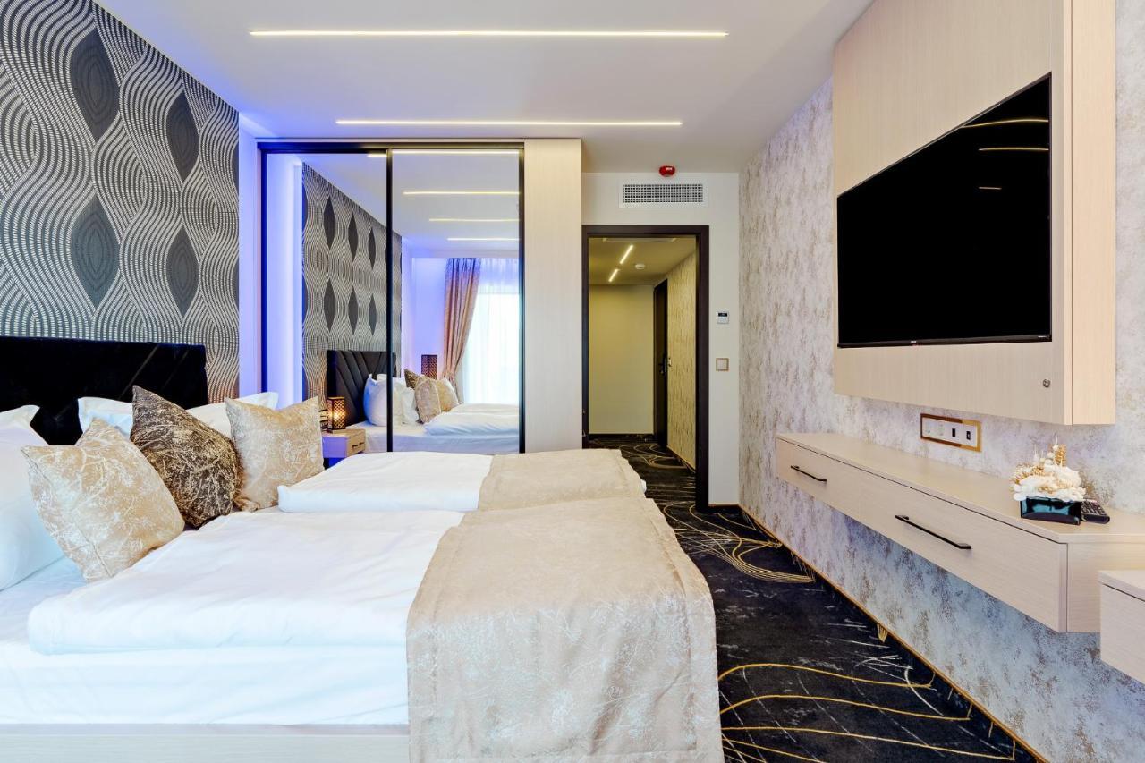 Diamond Panzio Bed & Breakfast Hajduszoboszlo Bagian luar foto