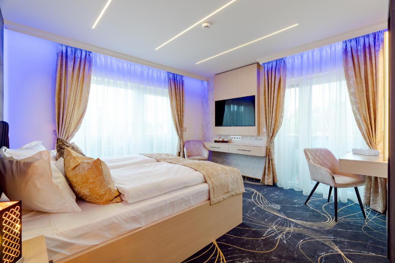 Diamond Panzio Bed & Breakfast Hajduszoboszlo Bagian luar foto