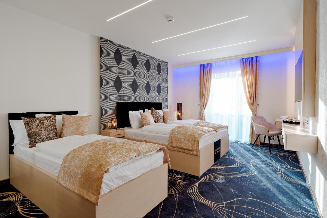 Diamond Panzio Bed & Breakfast Hajduszoboszlo Bagian luar foto