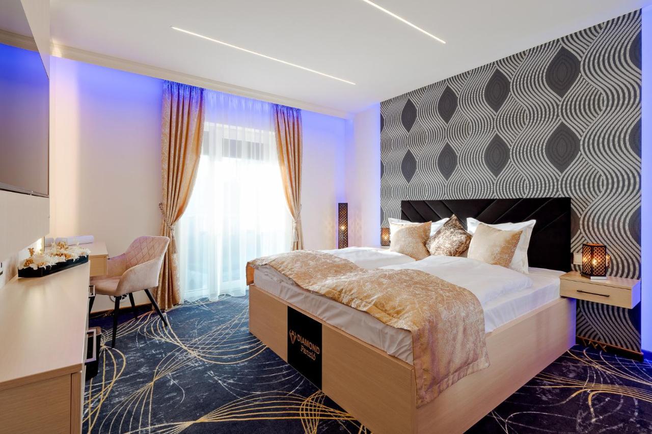 Diamond Panzio Bed & Breakfast Hajduszoboszlo Bagian luar foto