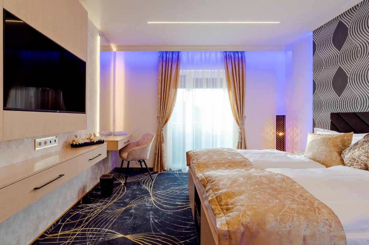 Diamond Panzio Bed & Breakfast Hajduszoboszlo Bagian luar foto