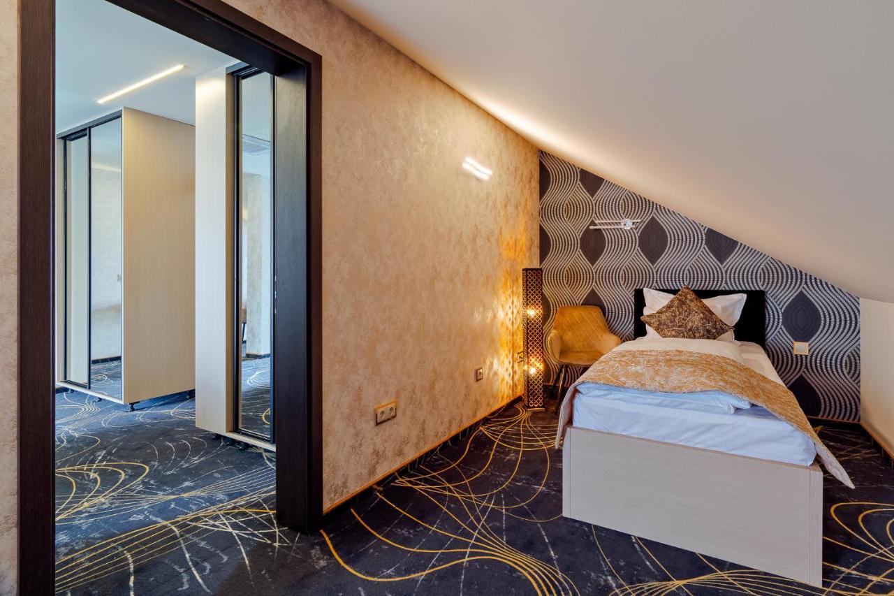 Diamond Panzio Bed & Breakfast Hajduszoboszlo Bagian luar foto