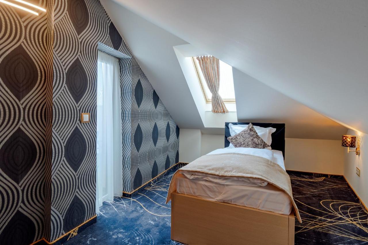 Diamond Panzio Bed & Breakfast Hajduszoboszlo Bagian luar foto