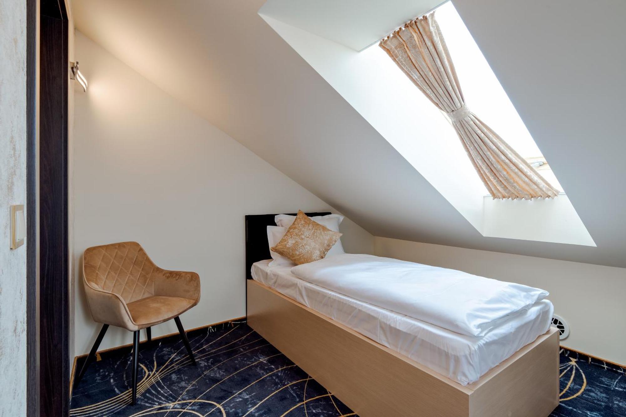 Diamond Panzio Bed & Breakfast Hajduszoboszlo Bagian luar foto