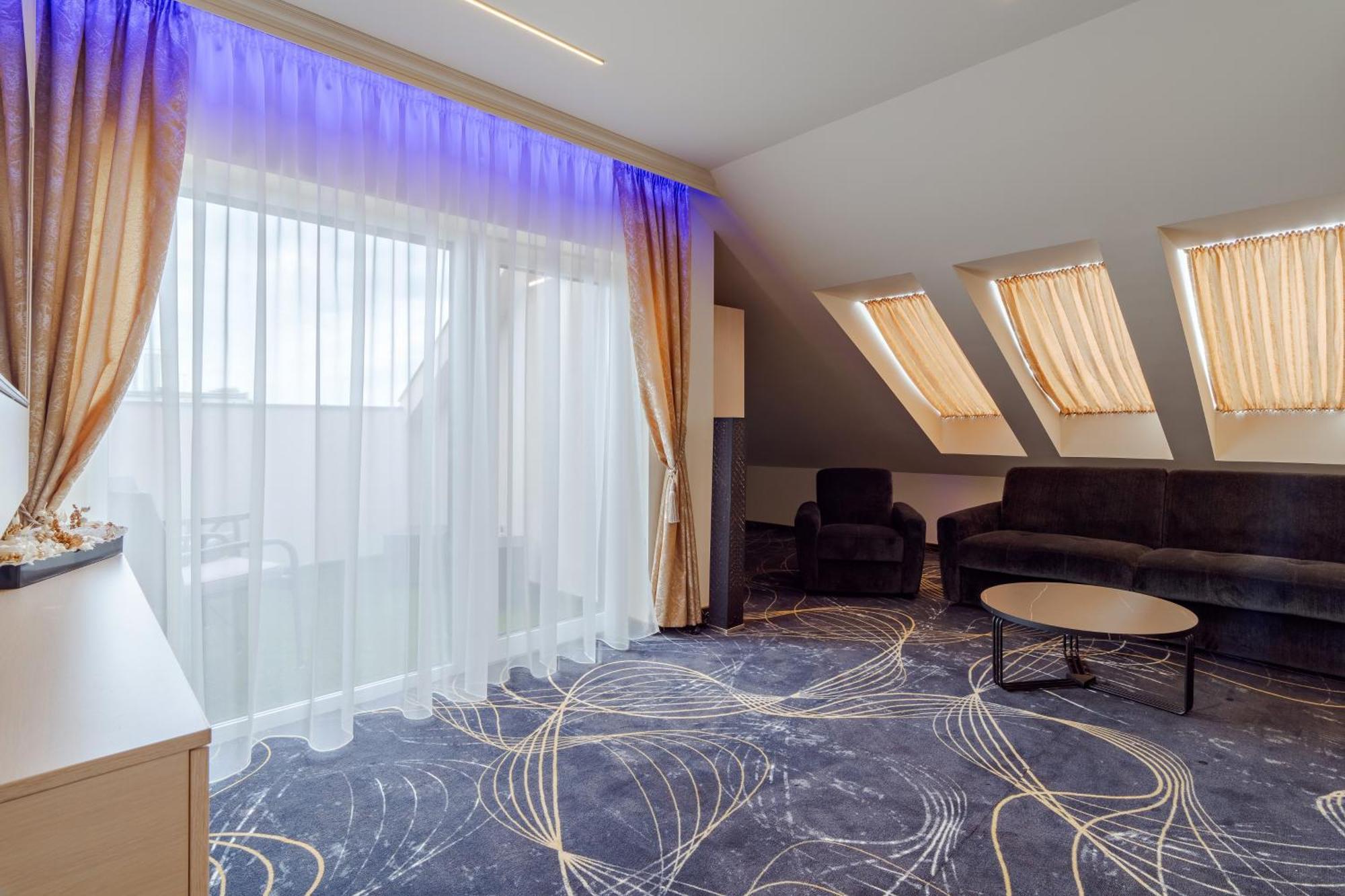 Diamond Panzio Bed & Breakfast Hajduszoboszlo Bagian luar foto