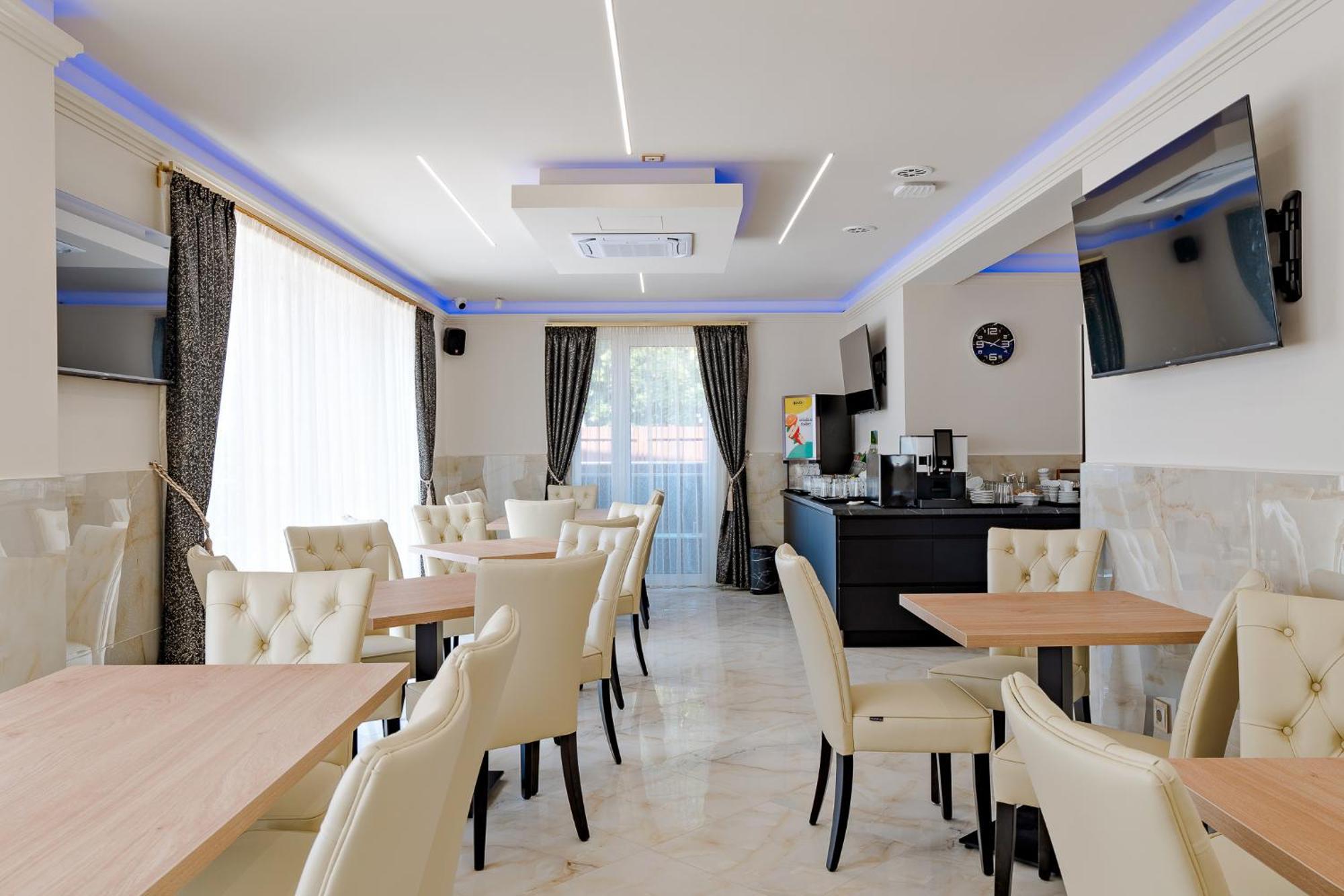Diamond Panzio Bed & Breakfast Hajduszoboszlo Bagian luar foto